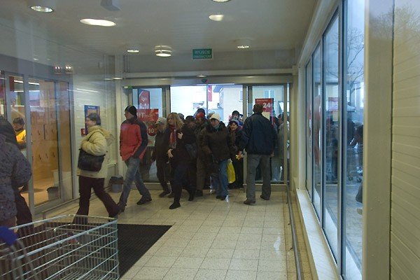 otworzyli-tesco-w-cieplicach-szau-nie-byo-31202