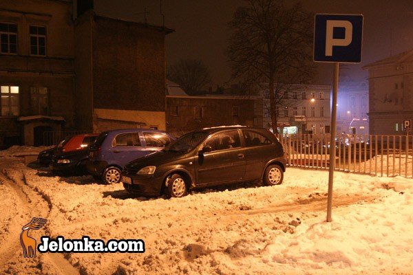 brniecie-w-brei-posniegowe-boto-na-chodnikach-i-parkingach-31210