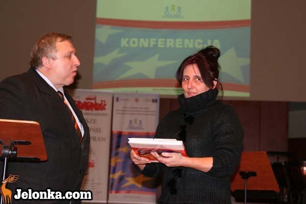 przyjaciele-panny-s-zwiazek-blizej-spoeczenstwa-31215