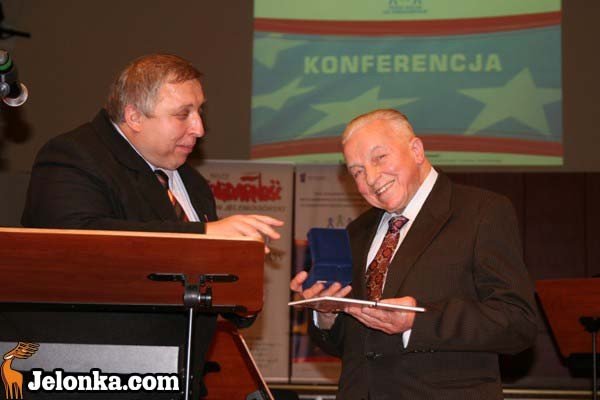 przyjaciele-panny-s-zwiazek-blizej-spoeczenstwa-31215