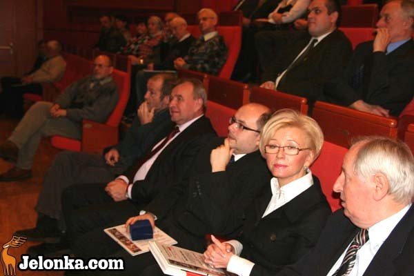 przyjaciele-panny-s-zwiazek-blizej-spoeczenstwa-31215