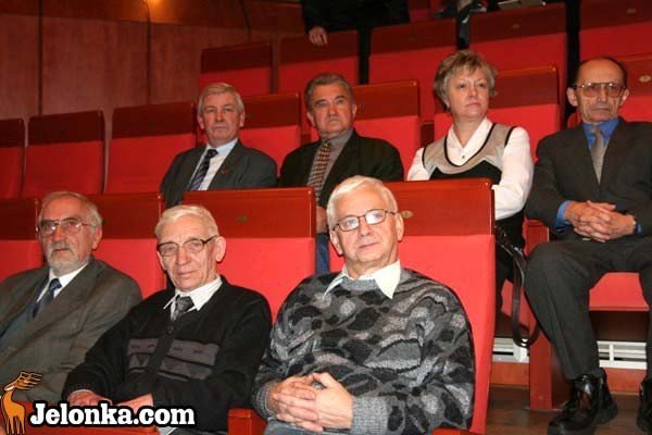 przyjaciele-panny-s-zwiazek-blizej-spoeczenstwa-31215