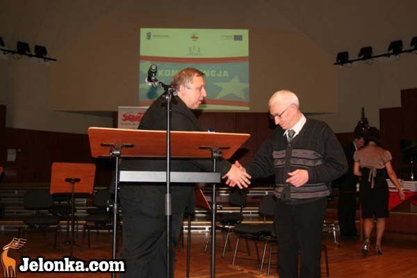 przyjaciele-panny-s-zwiazek-blizej-spoeczenstwa-31215