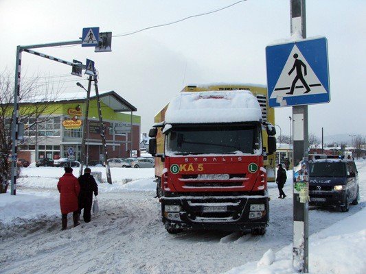 zima-skrajnie-trudne-warunki-na-drogach-31333
