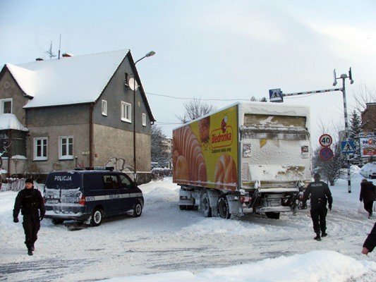zima-skrajnie-trudne-warunki-na-drogach-31333