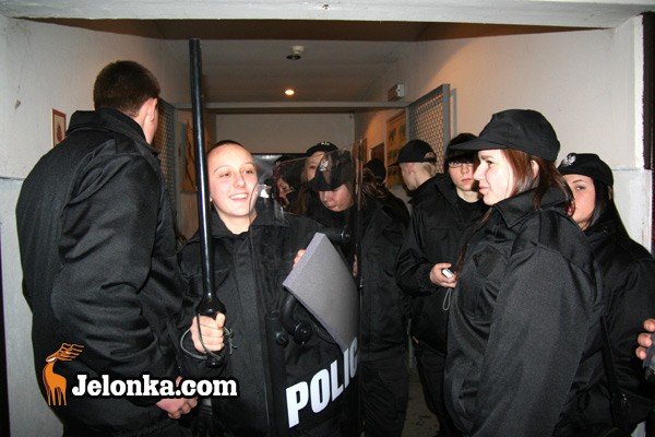 narybek-policji-goscinnie-w-komendzie-31356