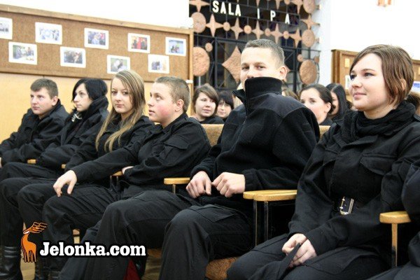 narybek-policji-goscinnie-w-komendzie-31356