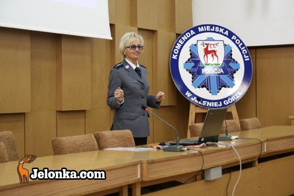 narybek-policji-goscinnie-w-komendzie-31356