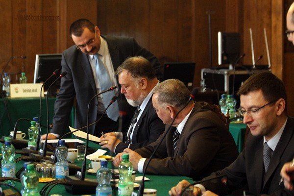 czysta-formalnosc-czyli-bez-rewolucji-w-ratuszu-31363