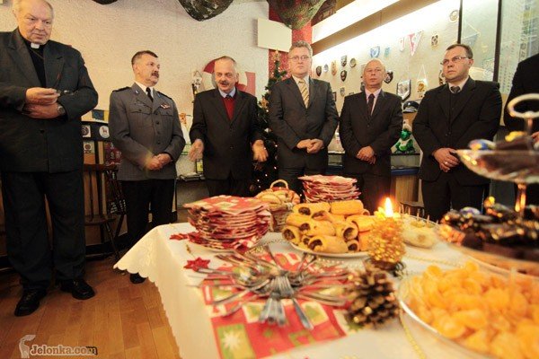 spokoju-przede-wszystkim-opatek-u-policjantow-31445