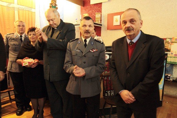 spokoju-przede-wszystkim-opatek-u-policjantow-31445