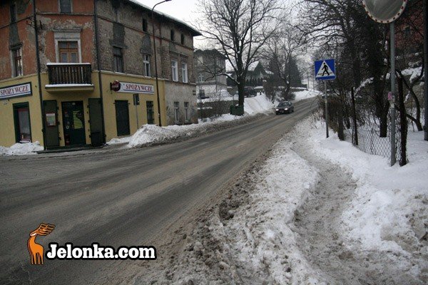 piesi-na-spodzielczej-ryzykuja-zyciem-31446