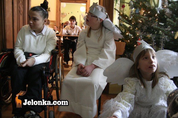 swiat-radosnych-z-prostota-ktora-zbliza-do-boga-31468