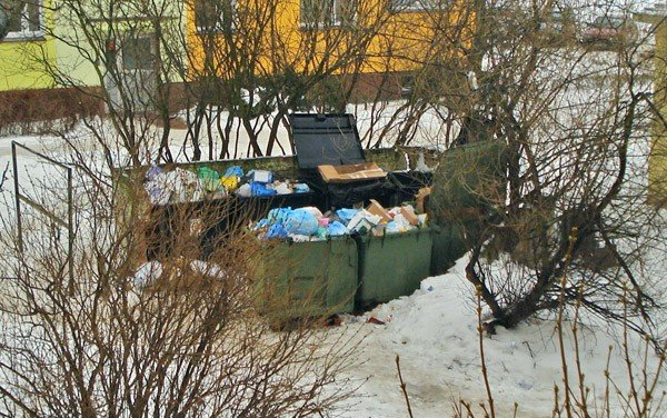 swieta-z-widokiem-na-smietnik-31502