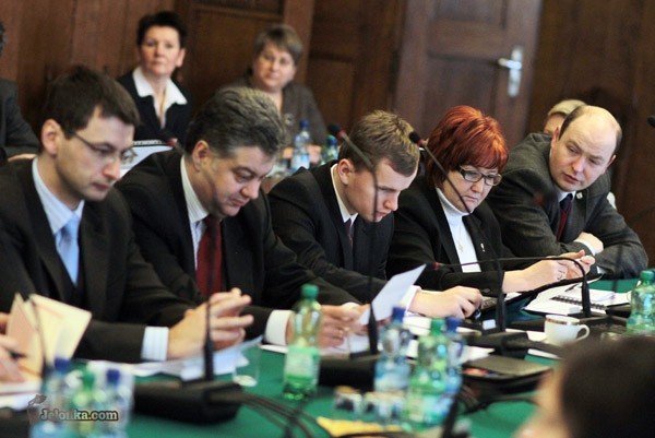 ostatnia-sesja-w-roku-czyli-radni-jak-sledzie-w-puszce-31528