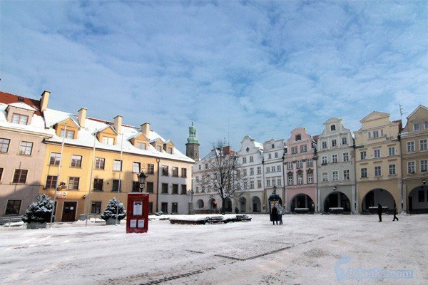 plac-ratuszowy-wzorowo-odsniezony-31552