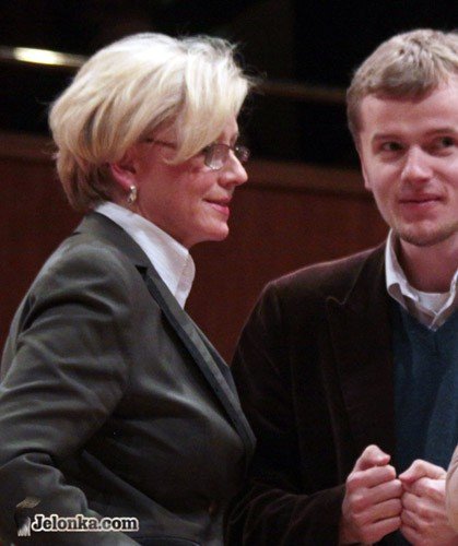 Marzena Machałek z asystentem radnym Oliwerem Kubickim.