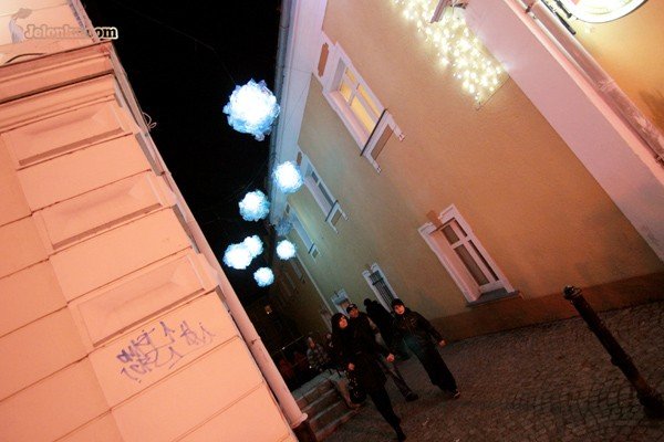 strza-w-dziesiatke-laserami-i-swiatem-31833