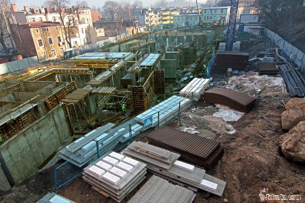 pna-sie-w-gore-mury-galerii-centrum-31856