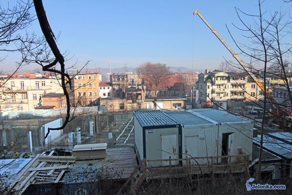 pna-sie-w-gore-mury-galerii-centrum-31856