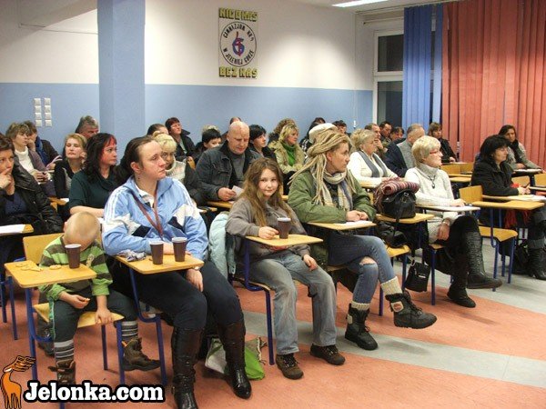w-czworce-na-talerzach-podaja-wiedze-32007