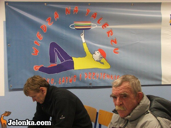 w-czworce-na-talerzach-podaja-wiedze-32007