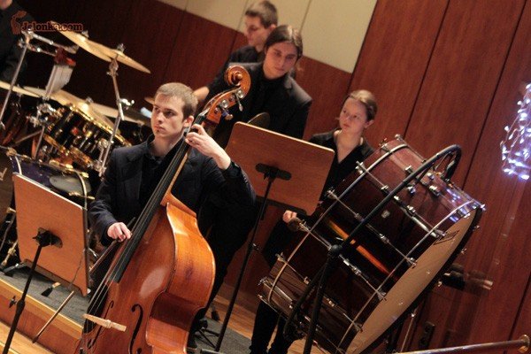 modzi-filharmonicy-z-maskarada-na-bis-32015
