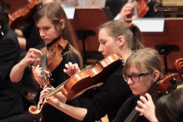 modzi-filharmonicy-z-maskarada-na-bis-32015