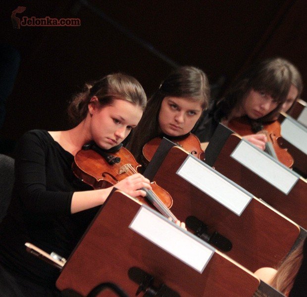 modzi-filharmonicy-z-maskarada-na-bis-32015