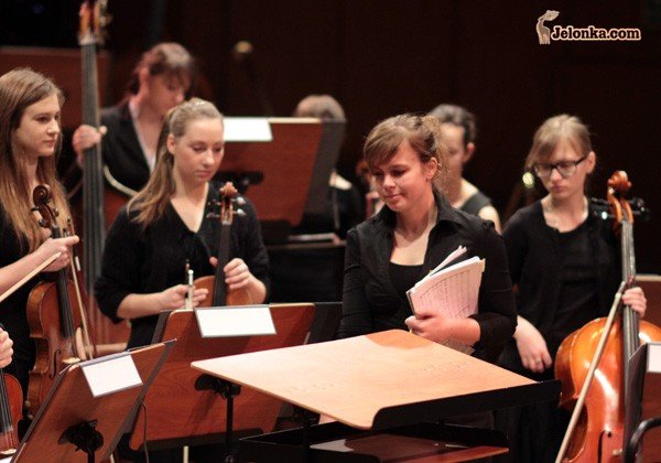 modzi-filharmonicy-z-maskarada-na-bis-32015