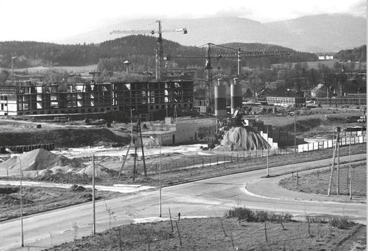 Budowa szpitala – lata 80. XX wieku.