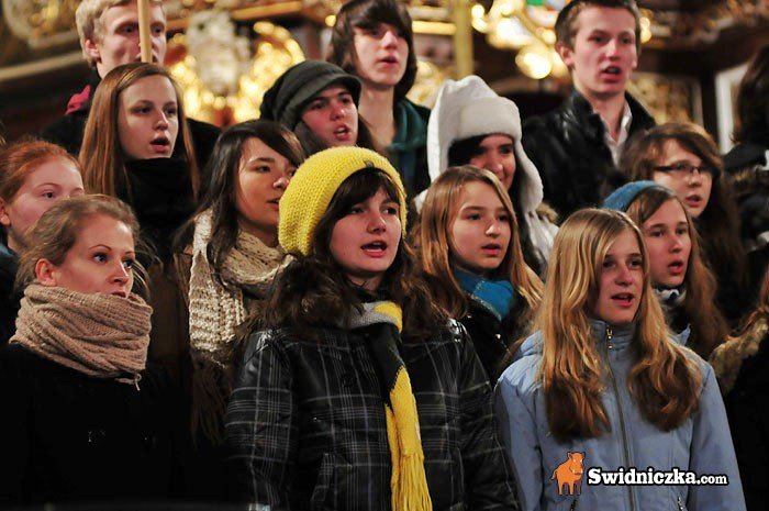 jeleniogorskie-chory-wrociy-ze-swidnicy-z-anioami-32078