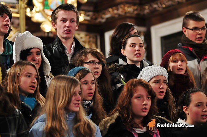 jeleniogorskie-chory-wrociy-ze-swidnicy-z-anioami-32078