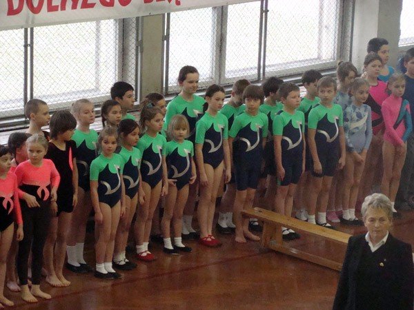 modzi-akrobaci-cyrkowcy-z-podgorzyna-na-topie-32121