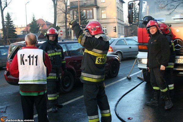 kraksa-czterech-pojazdow-bo-kierowca-sie-zagapi-32226