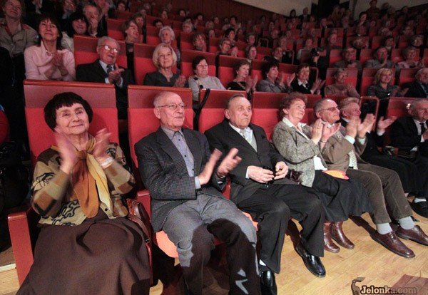 trzeci-wiek-nie-rdzewieje-bella-mafia-i-mnostwo-smiechu-32352