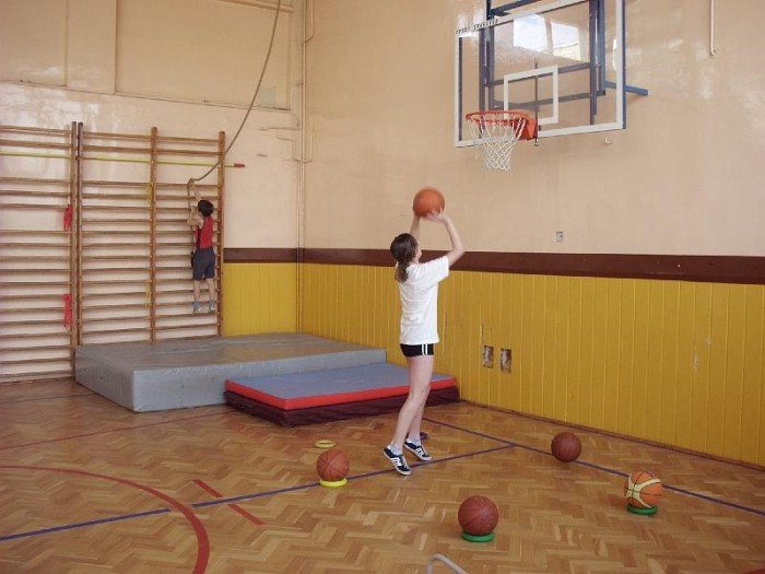 uczniowie-sp-8-rywalizowali-w-trojboju-sprawnosciowym-fotorelacja-32395