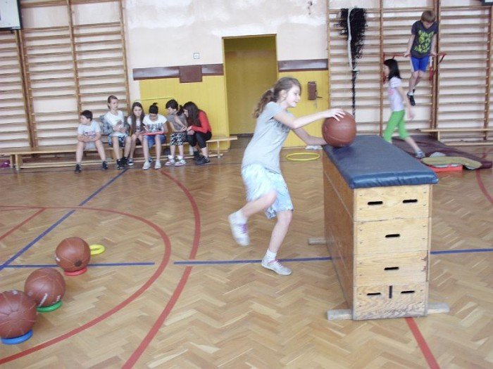 uczniowie-sp-8-rywalizowali-w-trojboju-sprawnosciowym-fotorelacja-32395