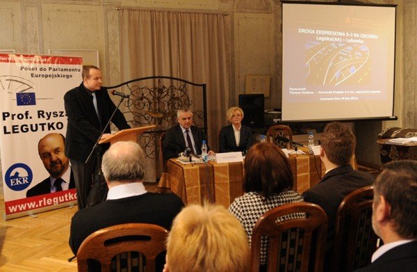 bedziemy-walczyc-o-s3-samorzadowcy-na-konferencji-w-kamiennej-gorze-32444