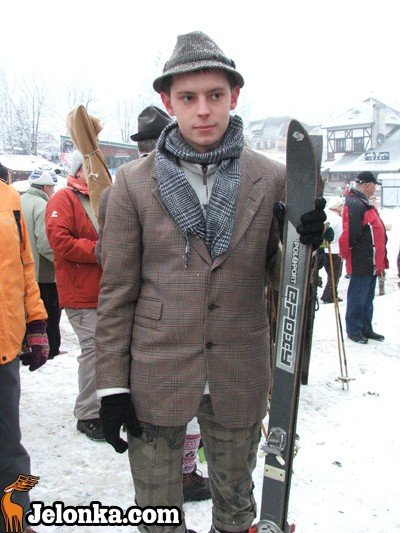 na-deskach-z-jajem-i-w-stylu-retro-32456
