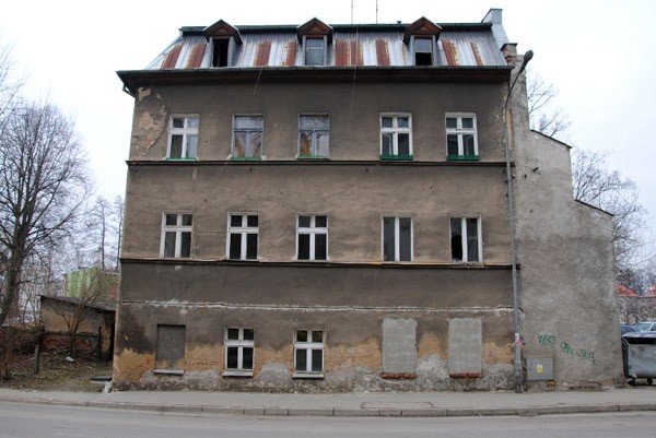 budynki-do-rozbiorki-z-dzikimi-lokatorami-32494
