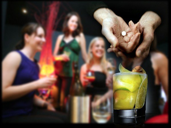 pilnuj-drinka-bo-zabawa-moze-stac-sie-koszmarem-32507