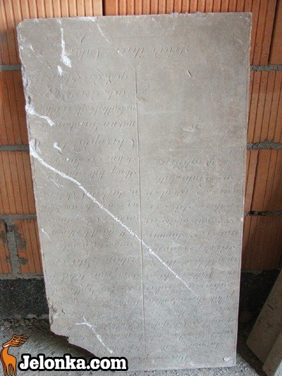 z-ruiny-atrakcja-z-widokami-na-piekna-okolice-32555