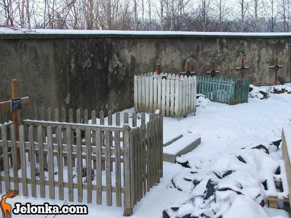 z-ruiny-atrakcja-z-widokami-na-piekna-okolice-32555