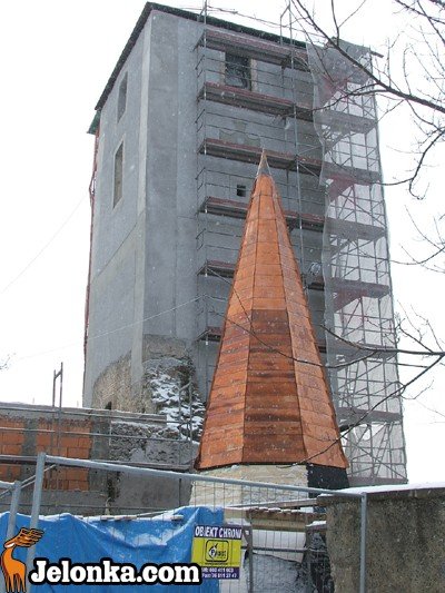 z-ruiny-atrakcja-z-widokami-na-piekna-okolice-32555