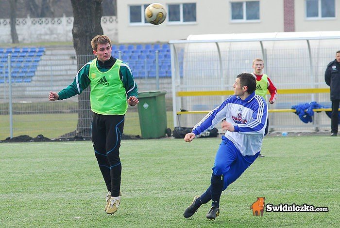 ambitna-gra-karkonoszy-nie-wystarczya-porazka-w-swidnicy-fotorelacja-32585