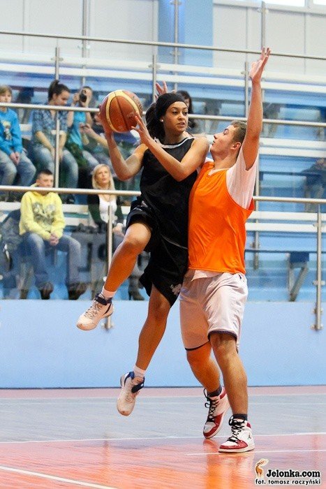 koszykarze-amatorzy-rozegrali-3-kolejke-mos-sudetow-basket-ligi-32589