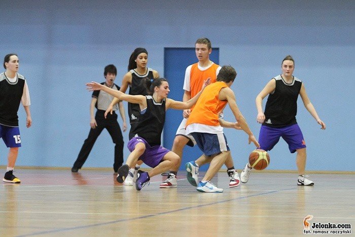 koszykarze-amatorzy-rozegrali-3-kolejke-mos-sudetow-basket-ligi-32589