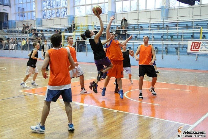 koszykarze-amatorzy-rozegrali-3-kolejke-mos-sudetow-basket-ligi-32589
