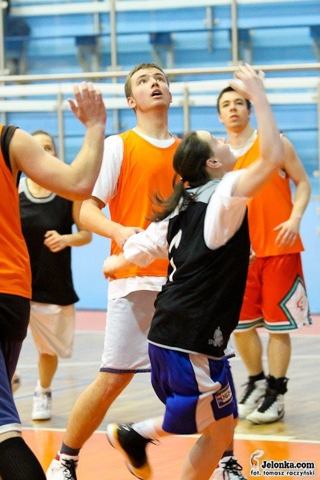 koszykarze-amatorzy-rozegrali-3-kolejke-mos-sudetow-basket-ligi-32589